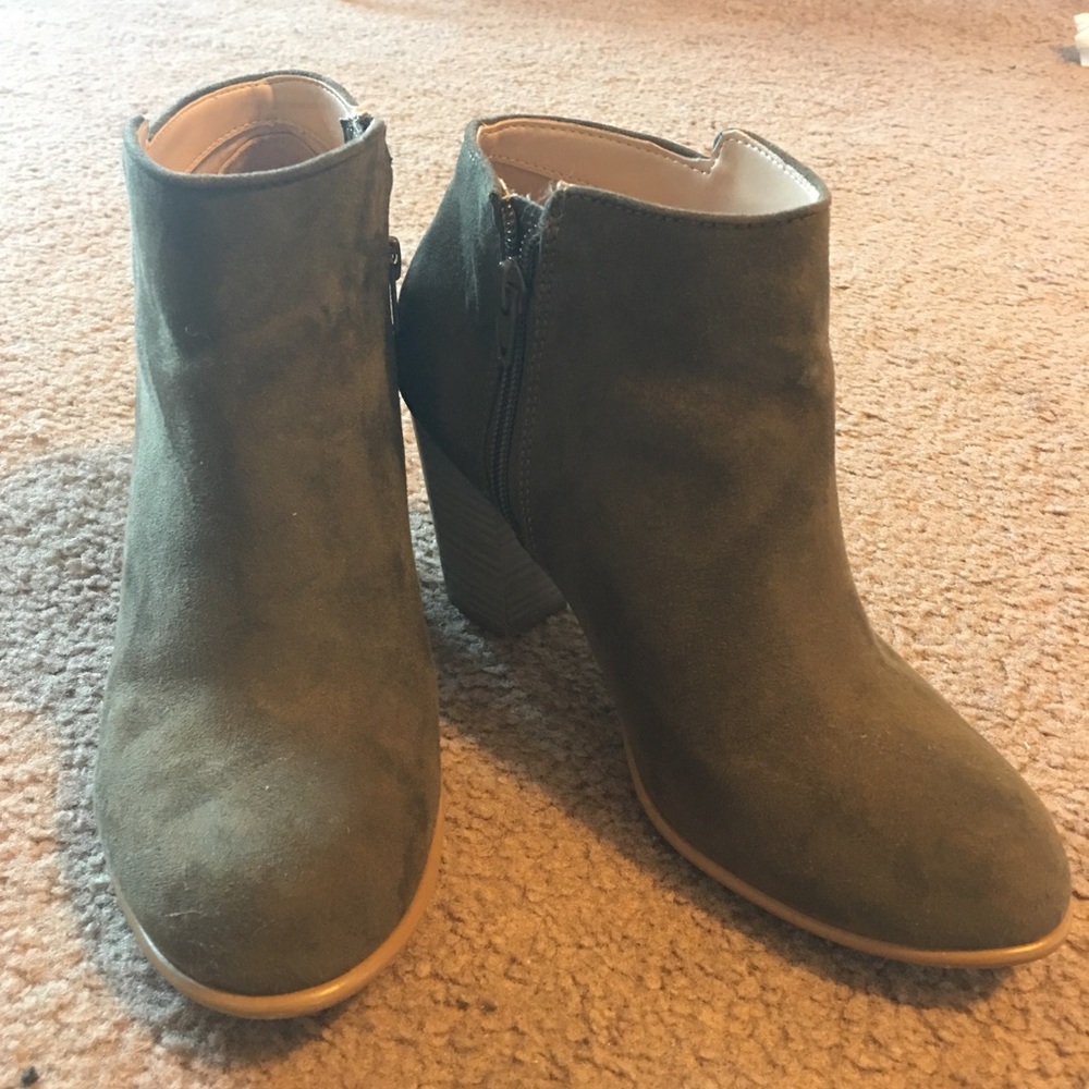 Suede Heel-Blocked Booties